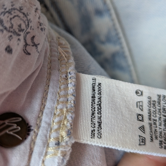 We The Free (Free People) Light Wash Wide Leg Jeans – Raw Hem, Size 26 - Picture 3 of 6